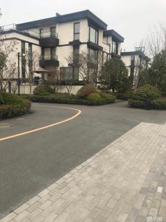 暖山别墅 4室2厅2卫 236平米 235万元626.jpg